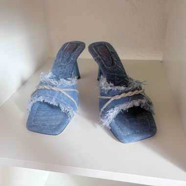 Sandali con tacco in jeans