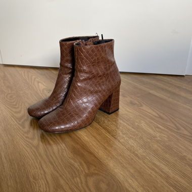 Brown ankle boots with heel