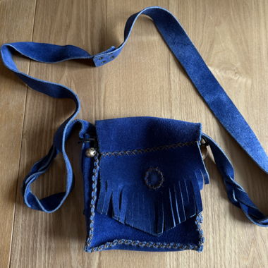 Cute little leather bag / Ledertasche klein