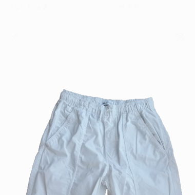 white pants 