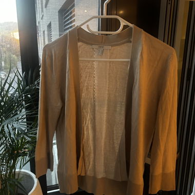 Short cardigan