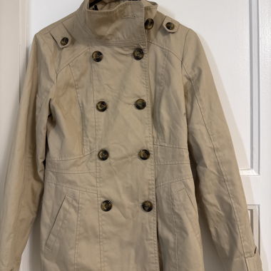 Kurzer Trenchcoat