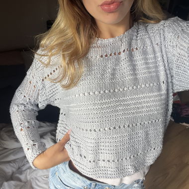 grey sweater 