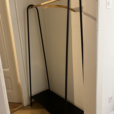 Garderobe schwarz