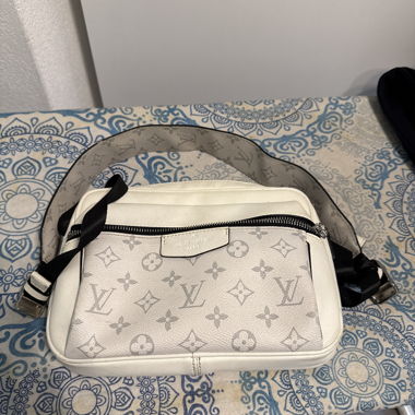 Marsupio Louis Vuitton bianco monogram
