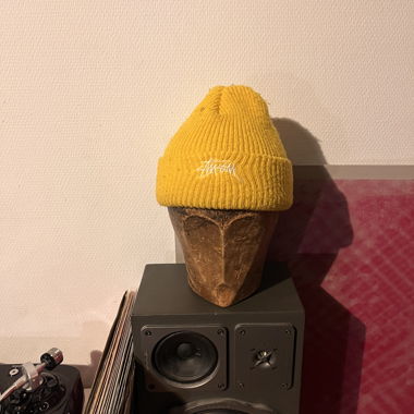 Gelbe Stüssy Beanie-Mütze