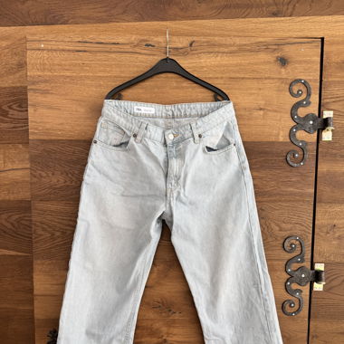 Straight Leg Jeans light wash