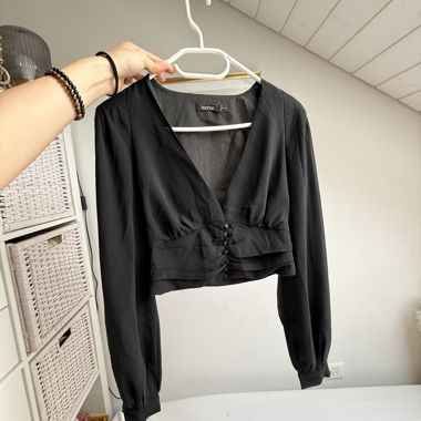 Top noir croisé Boohoo