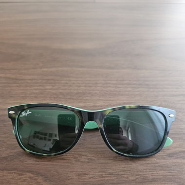 Ray-Ban wayfarer sunglasses