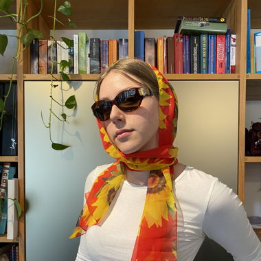 Retro sunflower scarf