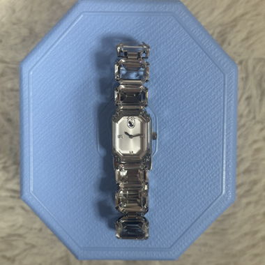 Montre Swarovski Millenia en cristal argent