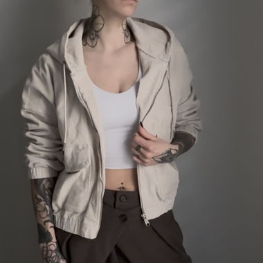 Giacca in velluto coste beige con cappuccio