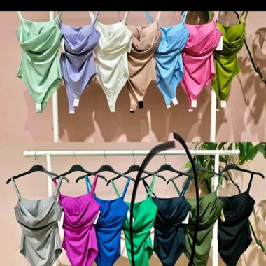 neue Bodys in verschiedenen Farben