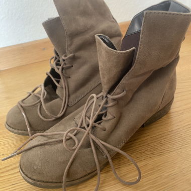 Bottines à lacets en daim marron
