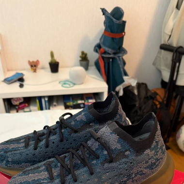 Yeezy 380 Size 43