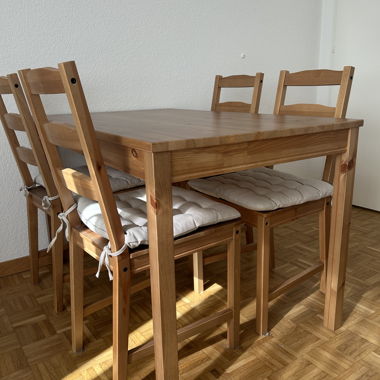 Tavolo da pranzo Ikea con 4 sedie