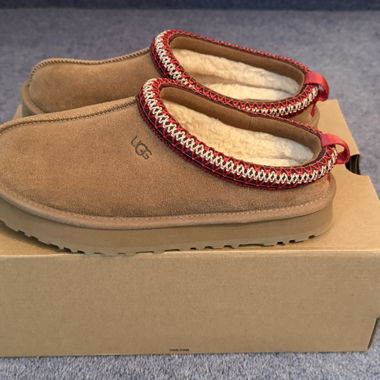UGG Tazz