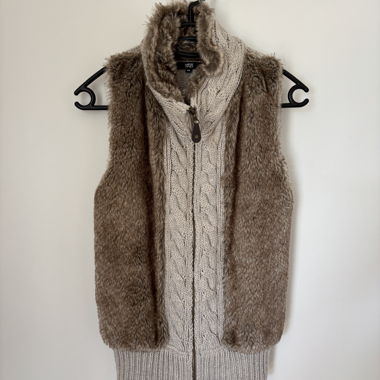 Gilet en tricot en fausse fourrure XS