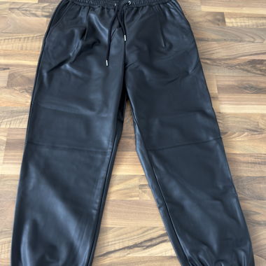 Pantaloni da jogging in ecopelle neri