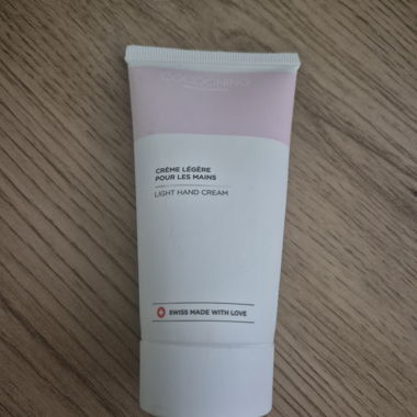 Crème légère pour les mains