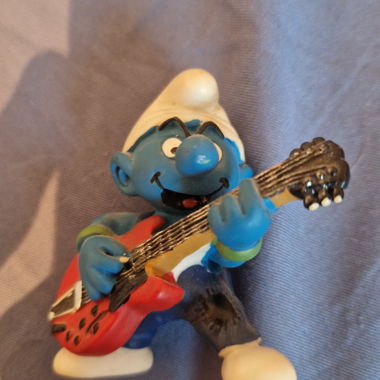 Schlumpf-Gitarrenfigur
