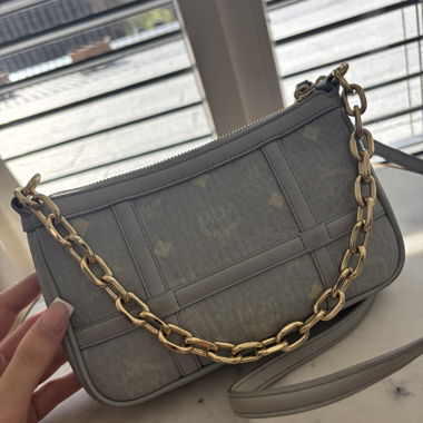 MCM Schultertasche - babyblau