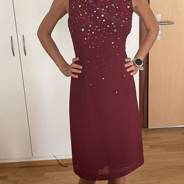 Robe Bordeaux à Dos Nu pour Occasions Spéciales
