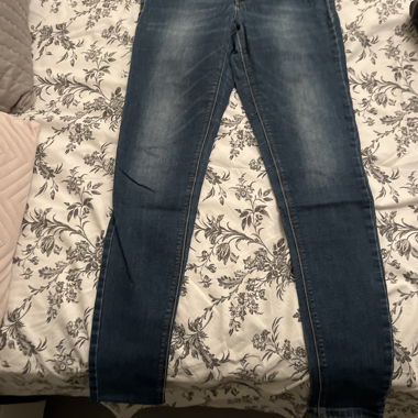 LH Jeans