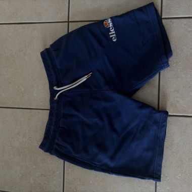 Blaue Ellesse-Shorts