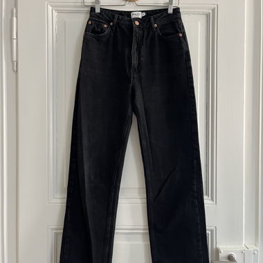 Jeans neri NA-KD Tag. 36