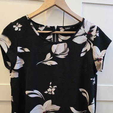 Hübsche Blumenbluse von Only