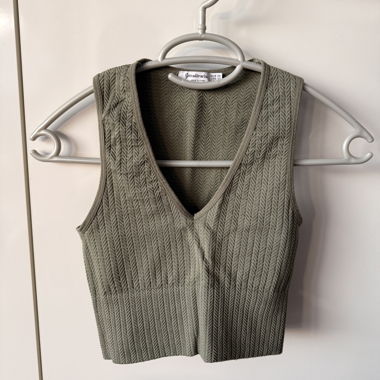 green top with neckline