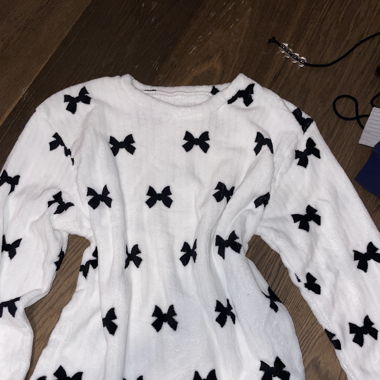 Pulli mit Schleifen