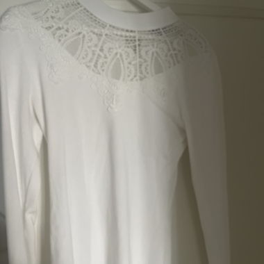 Bel maglione bianco in cotone