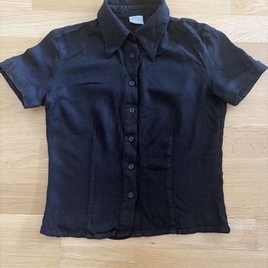 Schwarze Kurzarm-Bluse
