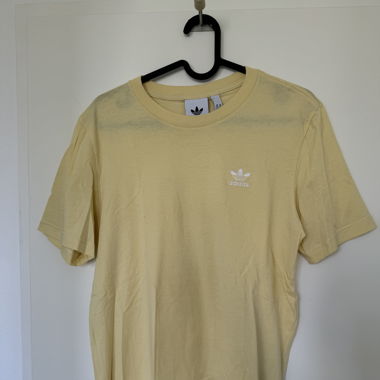 T-shirt adidas