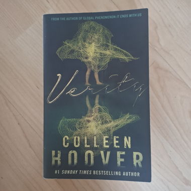 Verity by Colleen Hoover paperback