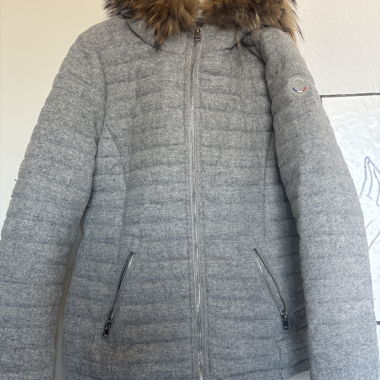 Doudoune grise à capuche