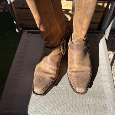 Wunderschöner Stiefel aus echtem Leder