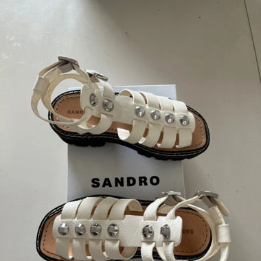 Sandales beige à clous Sandro 