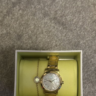 Uhr und Armband