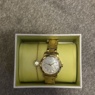 Uhr und Armband