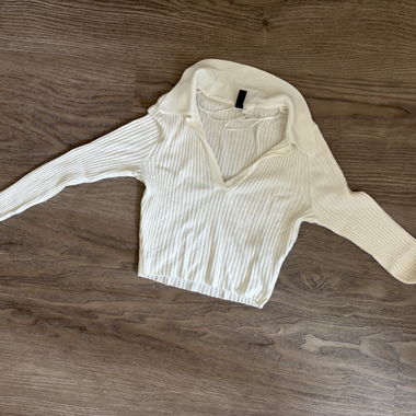 Pullover in crop top in weiss 