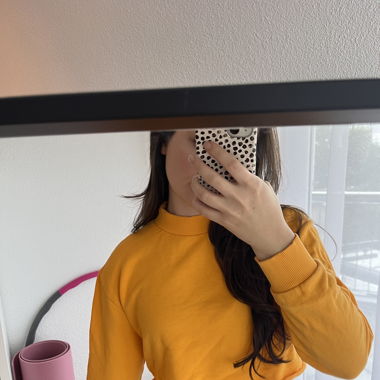 Cropped sweater yellow
