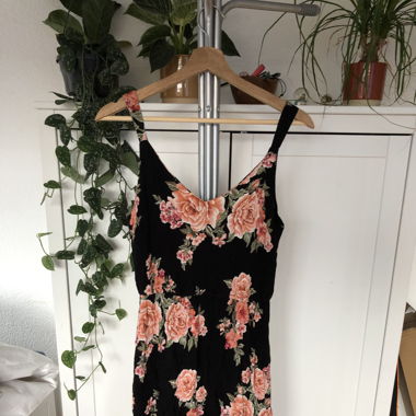 Schwarzes Rosen Kleid