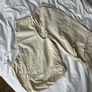 Pantaloni cargo