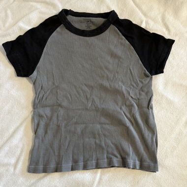 Brandy Melville Tshirt