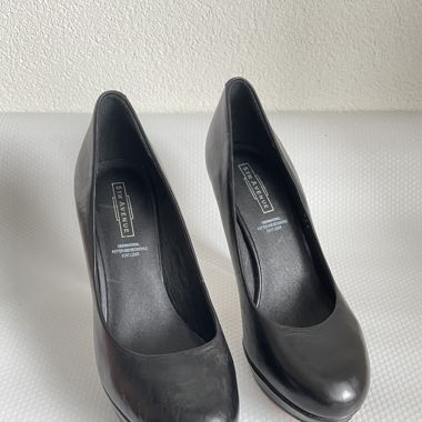 Schwarze Pumps