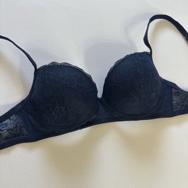 Soutien-gorge en dentelle bleu foncé