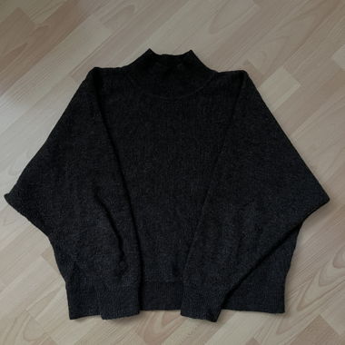 Oversize Rollkragenpullover in Dunkelbraun